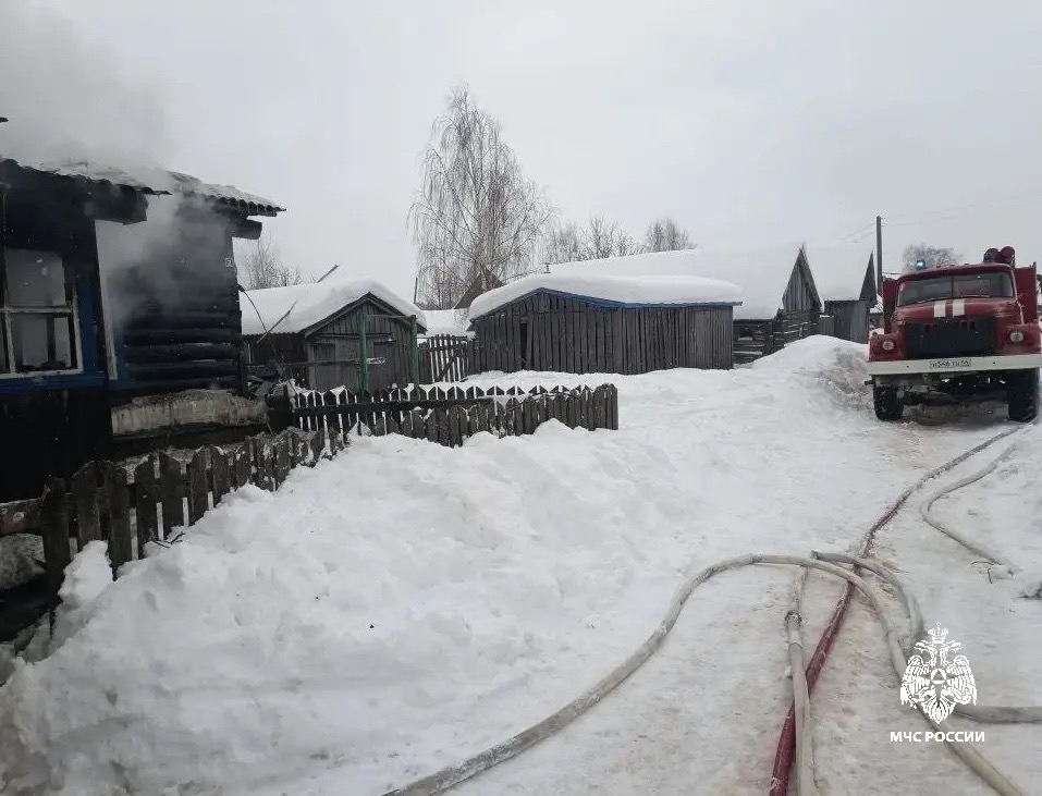 В костромском поселке дотла сгорел четырехквартирный дом