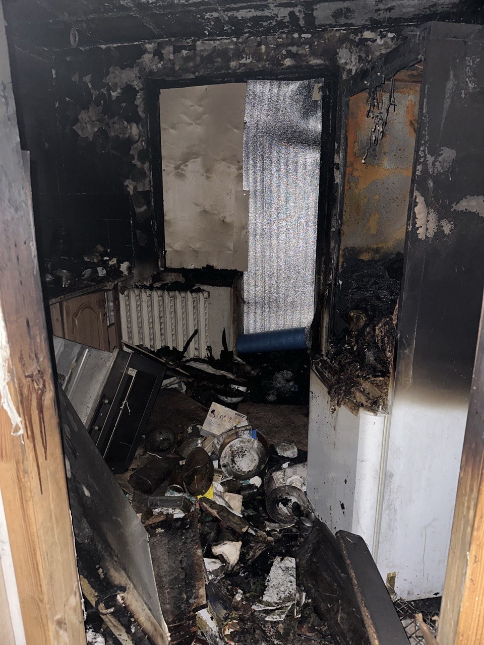 «Питомцы задохнулись на глазах ребенка»: пострадавшей от пожара семье из Костромы нужна помощь