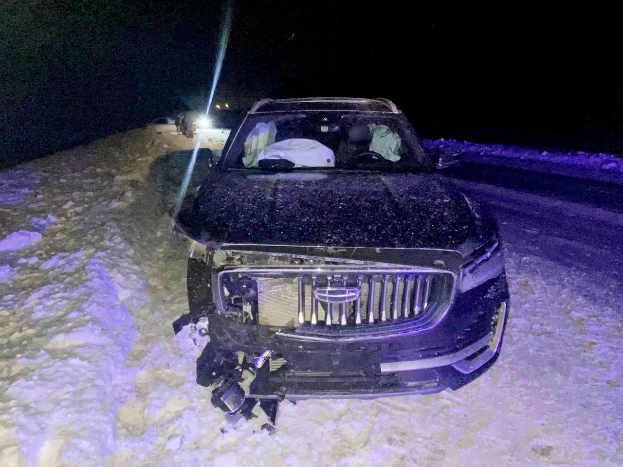 Два человека пострадали из-за заноса машины на трассе под Костромой