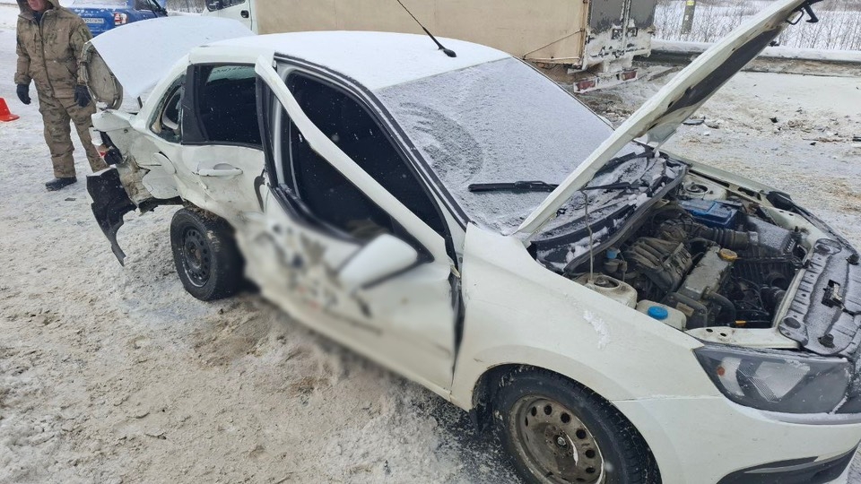 Мужчина при обгоне устроил массовое ДТП на костромской трассе