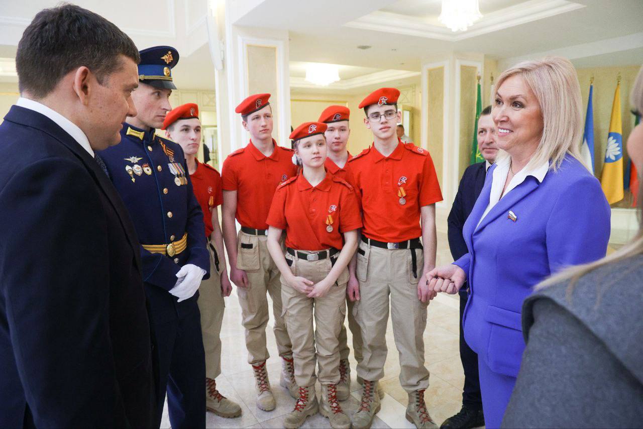 Юнармейцев Костромской области наградили в Совете Федерации за особые достижения