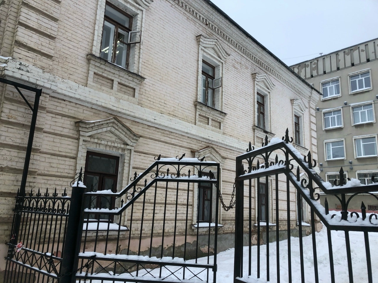 Инспекция по охране культурного наследия подала в суд на КГУ из-за состояния корпуса