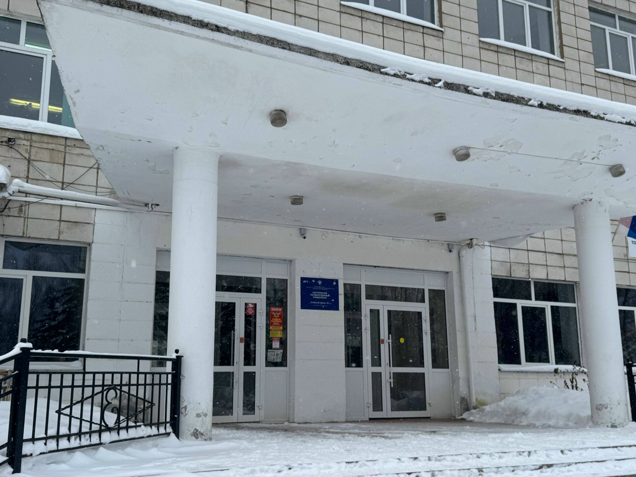 Пока в колледжах снижают цены, заволжские студенты КГУ продолжают голодать