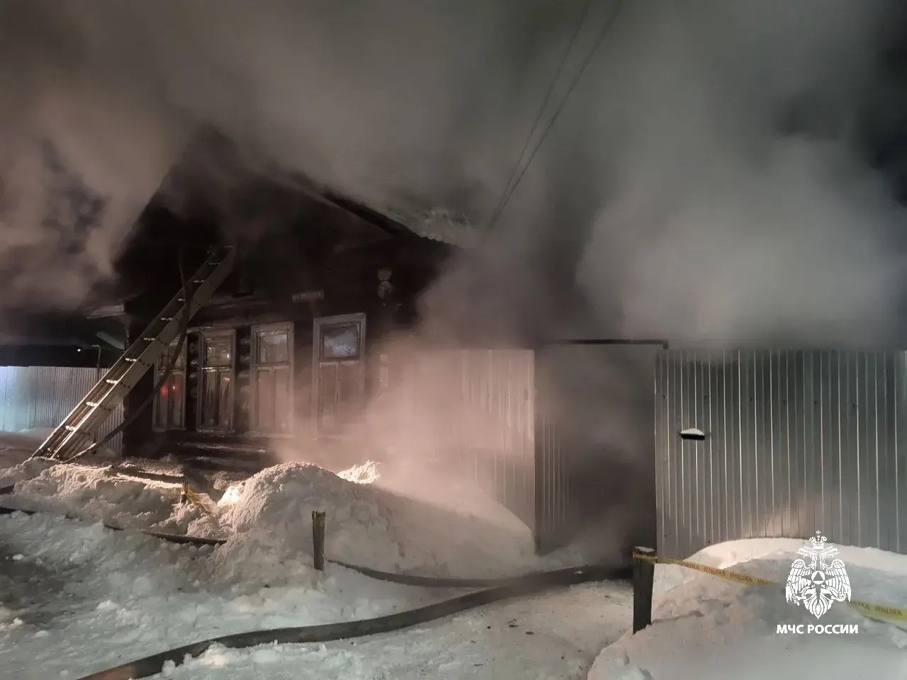 Пожилой мужчина погиб при пожаре в частном доме в Галиче