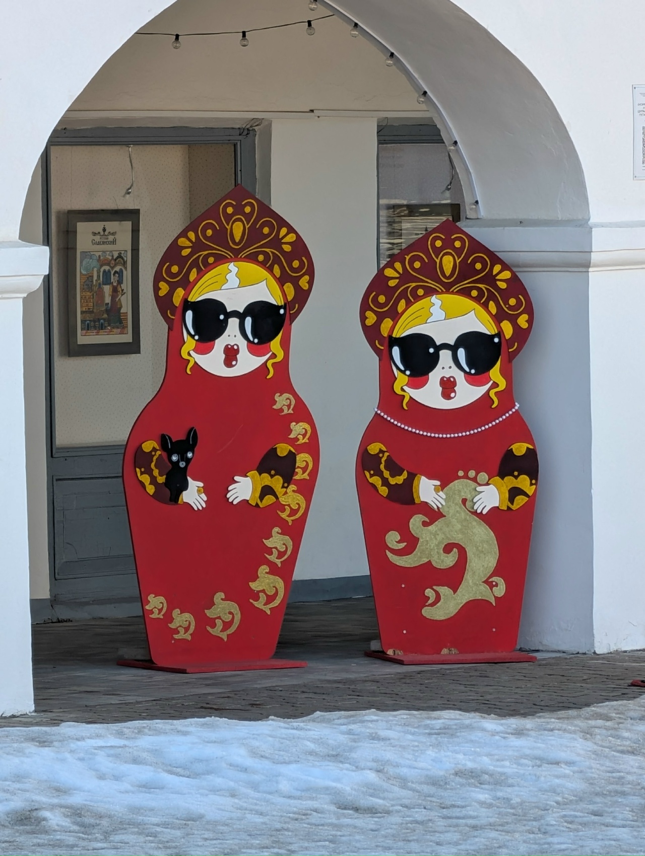 Вместо цветов - еловые ветки: костромской бизнес все еще ждет Деда Мороза