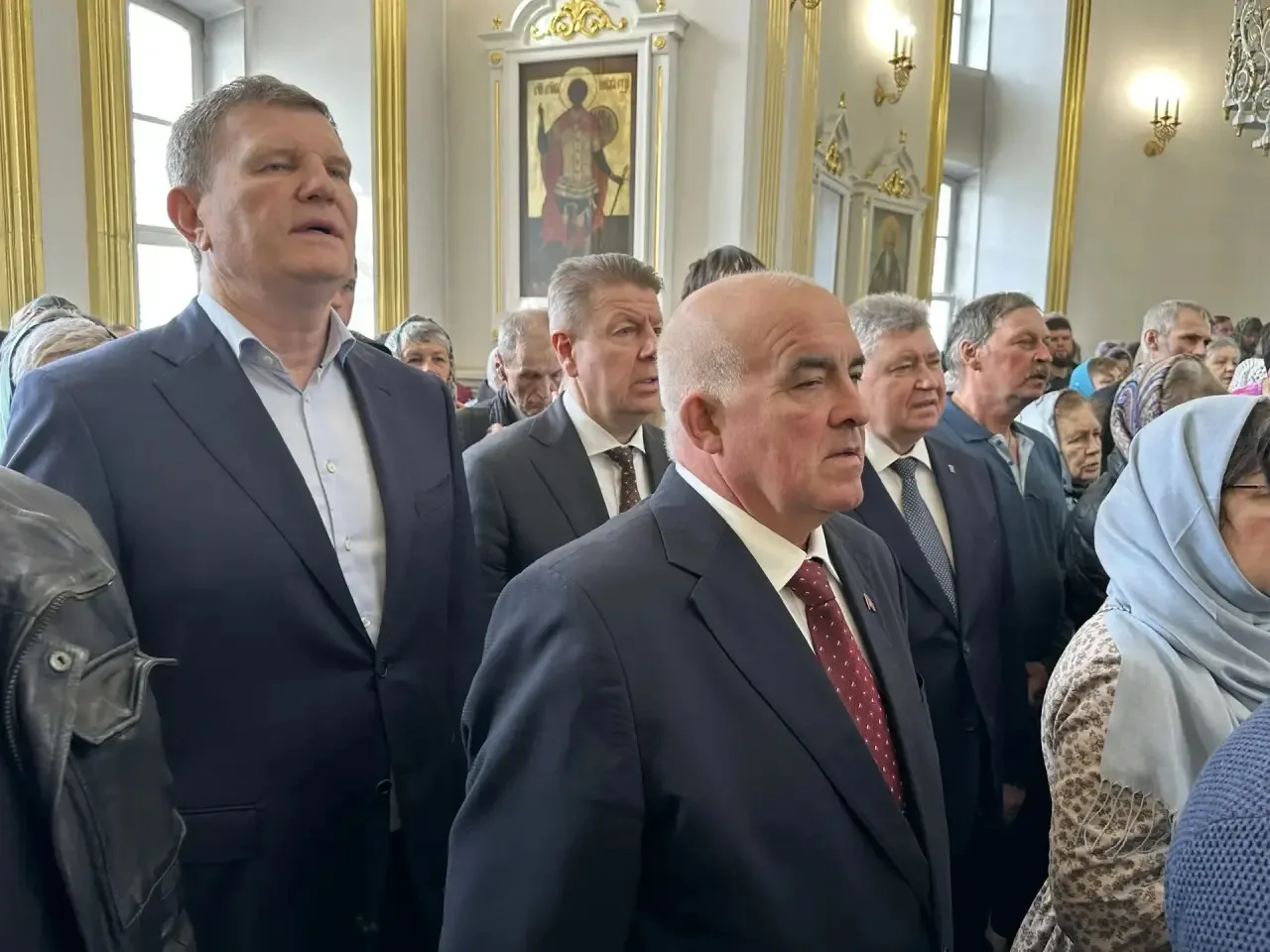 Сергей Ситников вместе с костромичами помолился у главной святыни Костромской области