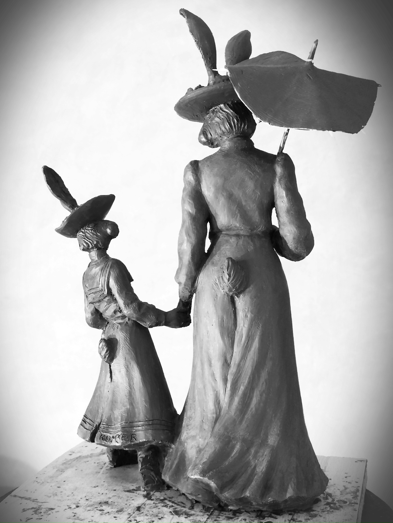 В Костроме зайчихе-дворянке вернули голову и нашли новый дом