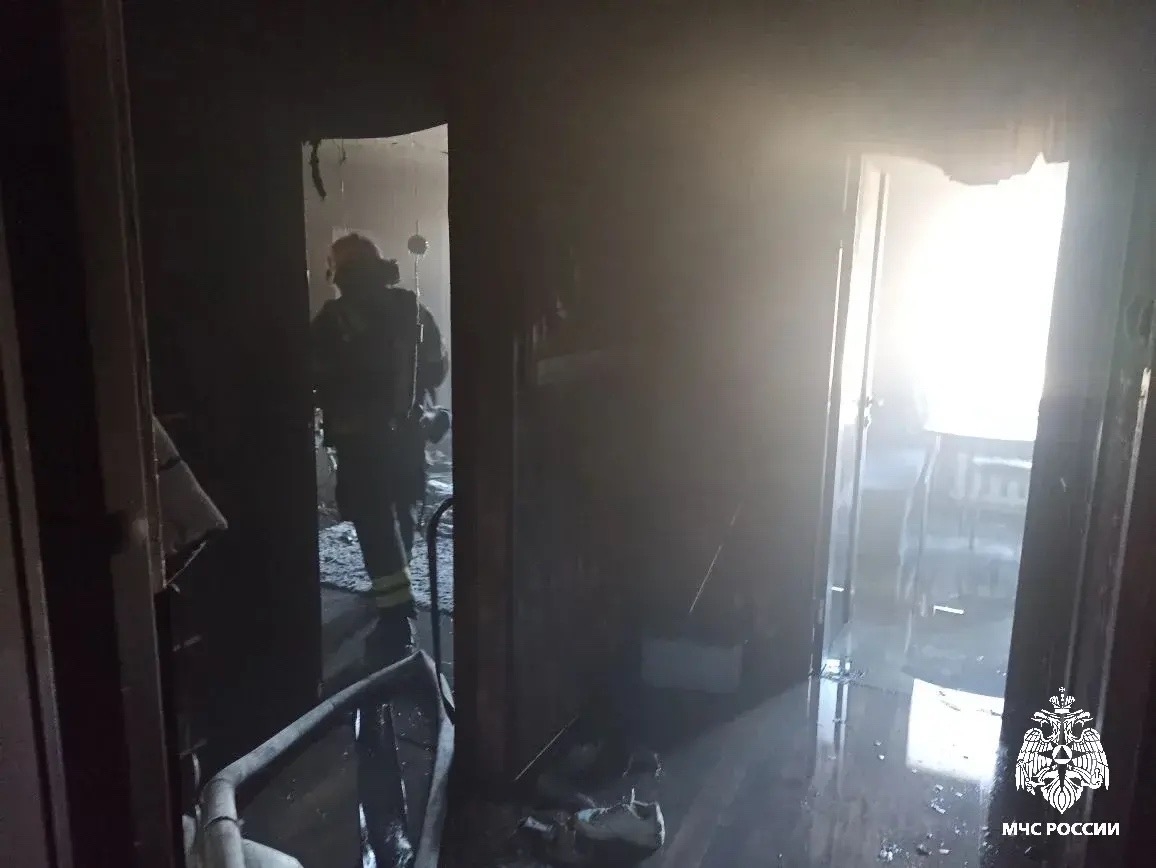 В Костроме пожарные спасли ребенка из горящего дома в поселке Новом