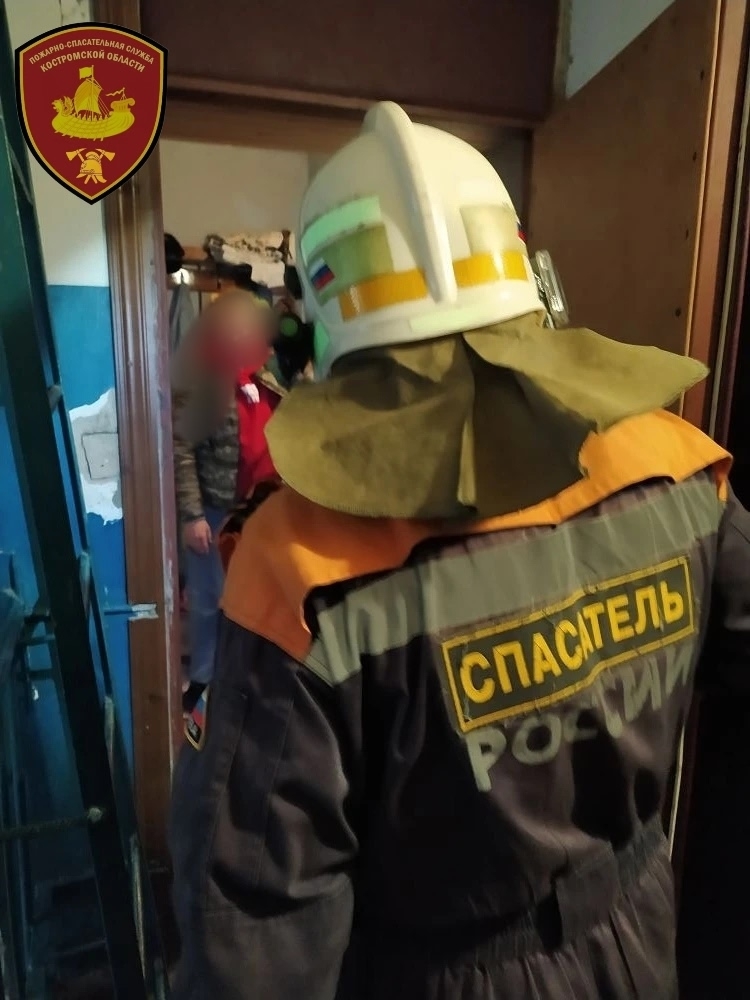 Костромские спасатели вызволили малыша из санатория «Колос»