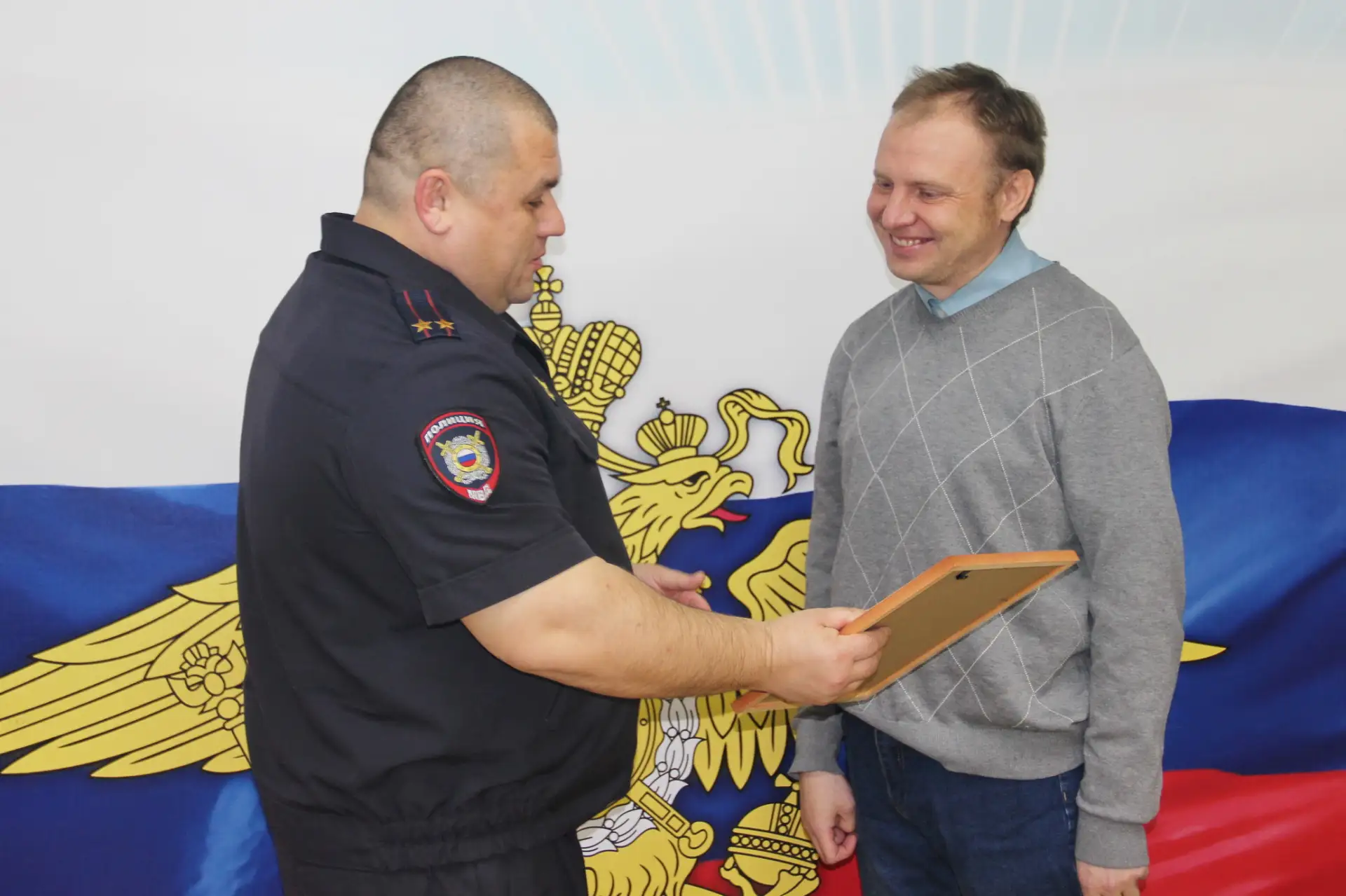 Знаменитый Чистомэн и неравнодушный костромич получили награды за спасение рыбака