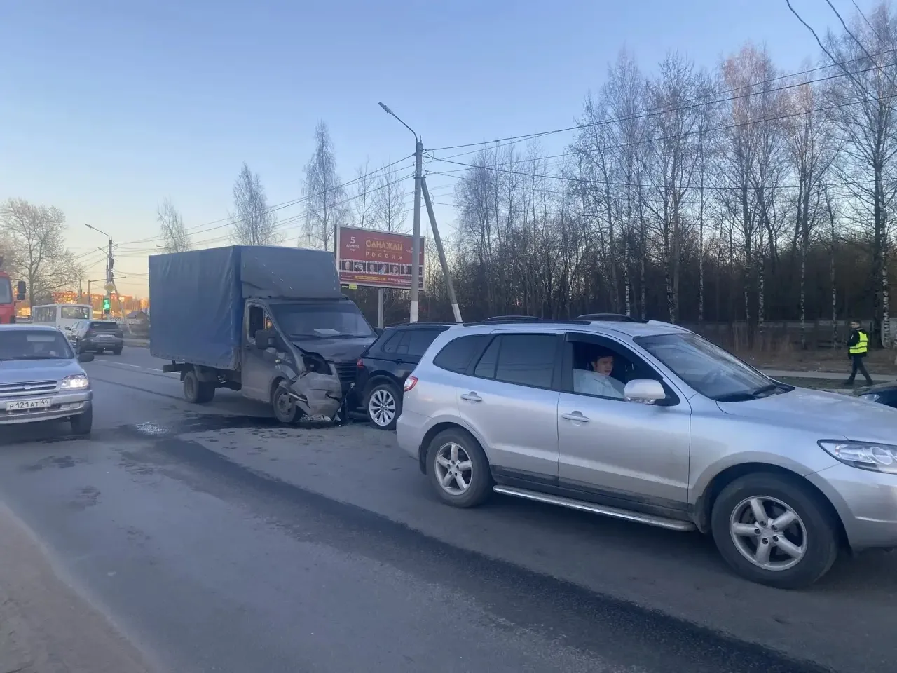Младенец и семилетний ребенок пострадали в   массовом ДТП в Костроме