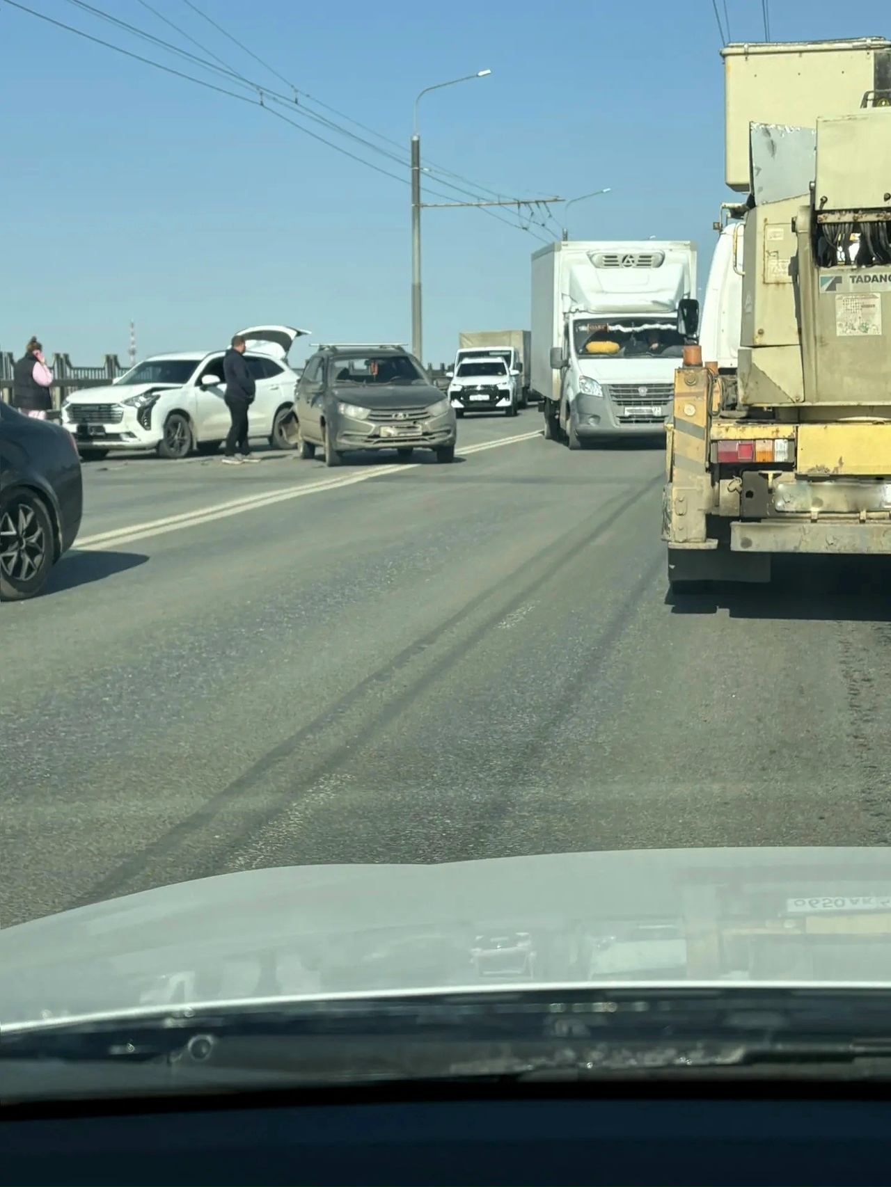 В Костроме на мосту через Волгу произошло ДТП