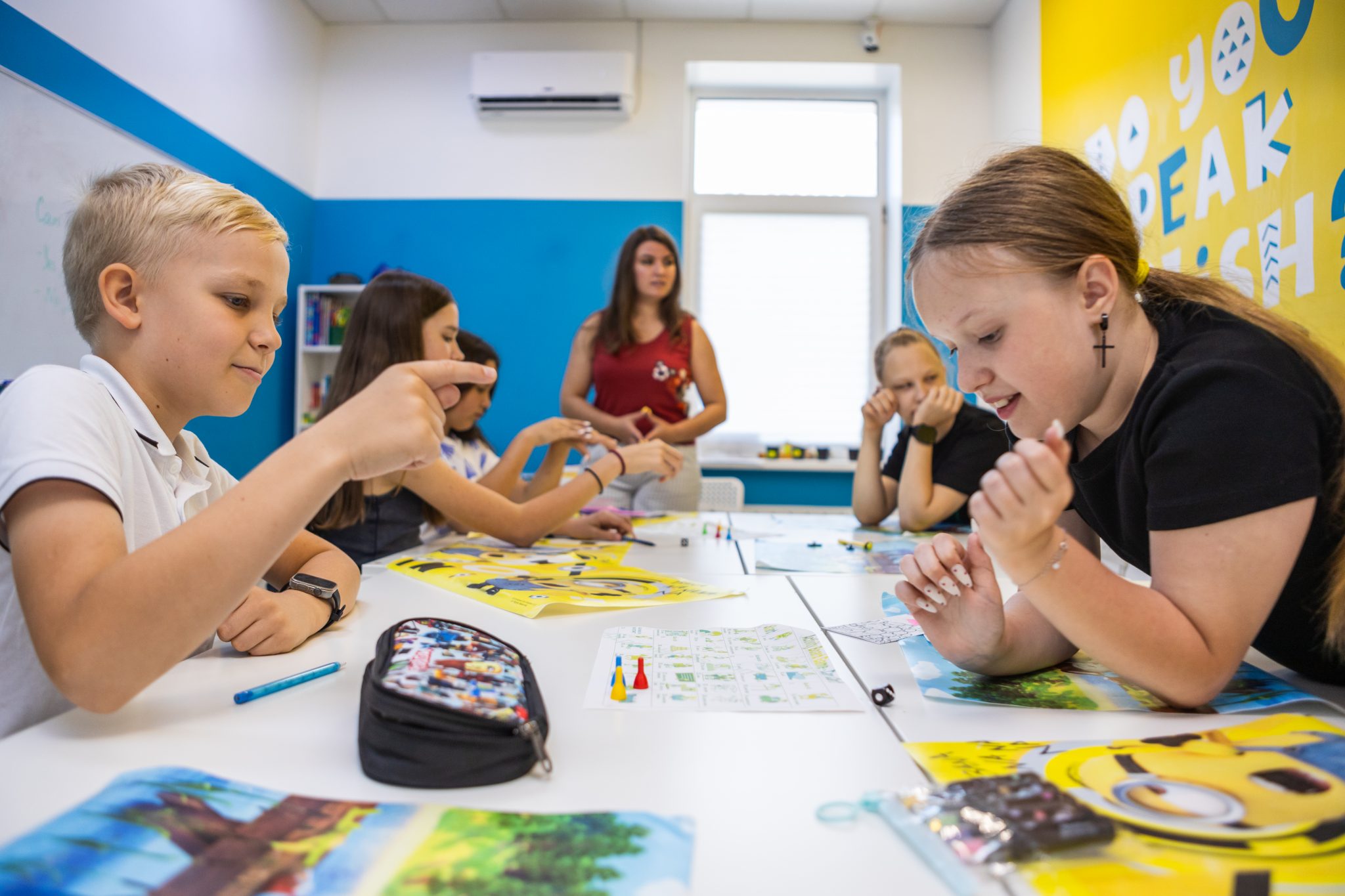 Школа иностранных языков Ok English приглашает ребят 6-15 лет провести лето с пользой!