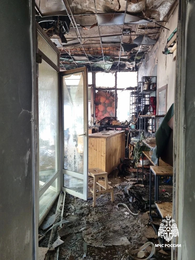 В Костроме на Сутырина сгорел цветочный магазин