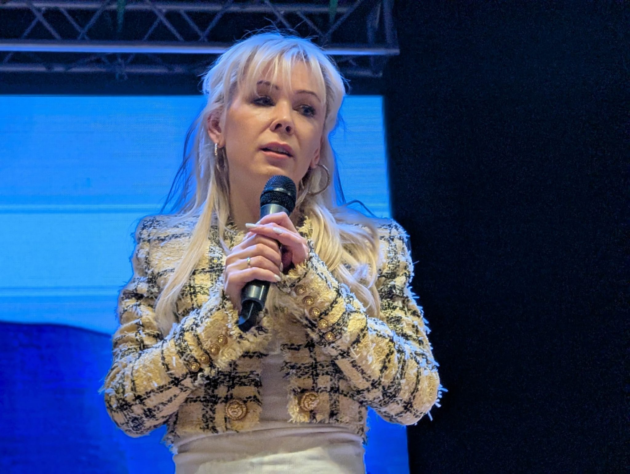 «Ярослав, тут про Байкал спрашивают!»: Екатерина Мизулина устроила в Костроме аншлаг