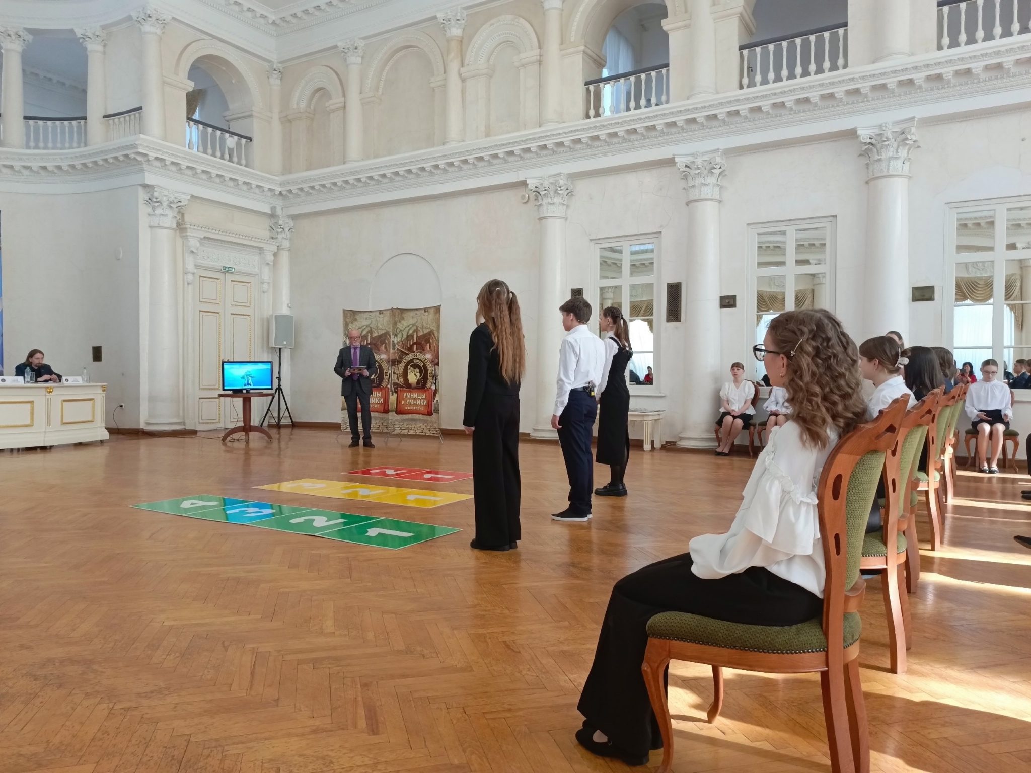 Юрий Вяземский приехал в Кострому на финал регионального этапа олимпиады «Умницы и умники»