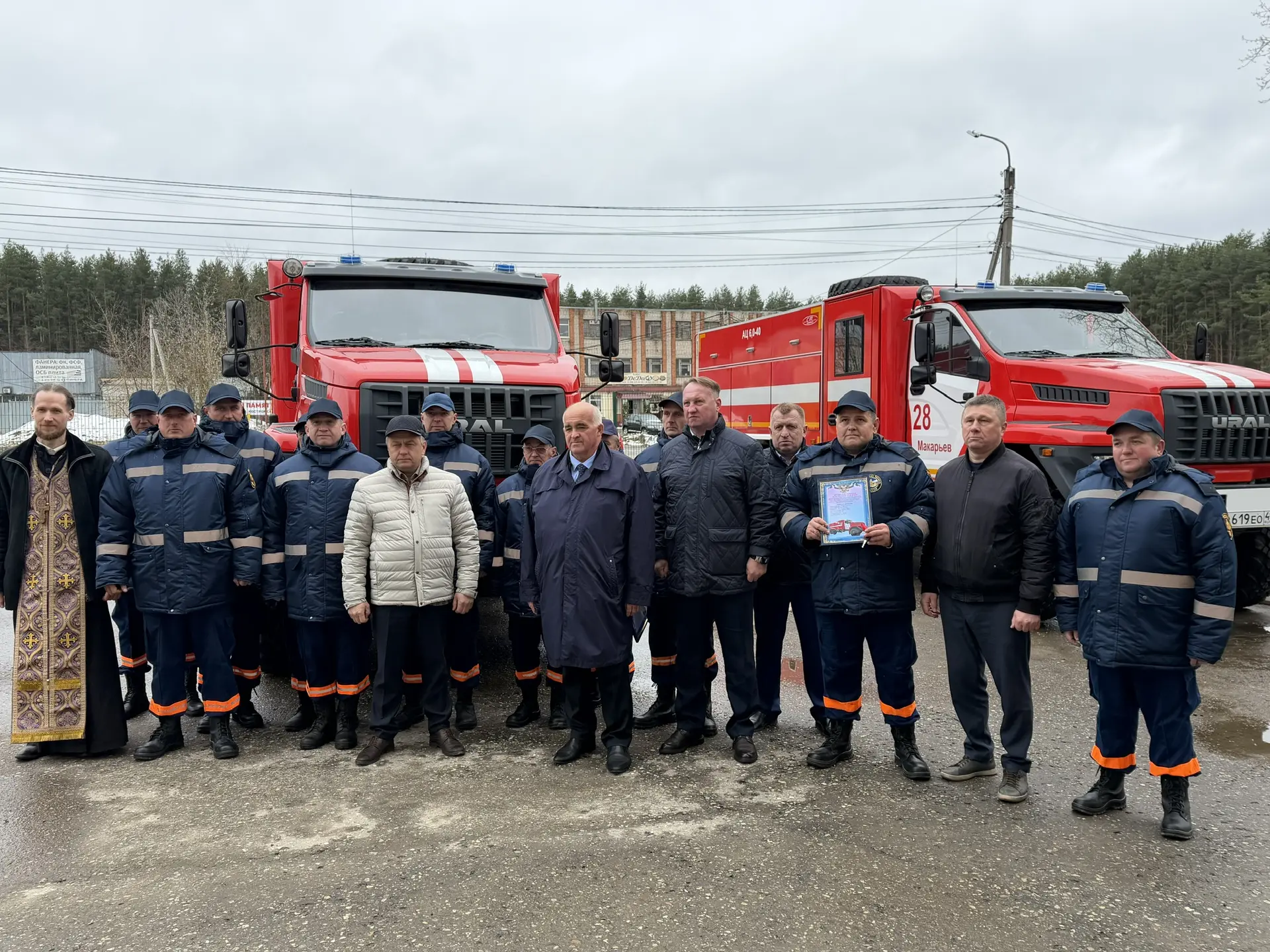 Костромские пожарные получили новые мощные спецмашины