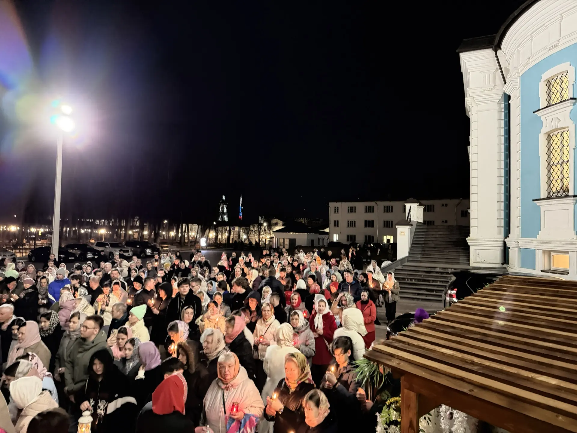 Губернатор Ситников и меценат Тырышкин встретили Пасху в Костромском кремле