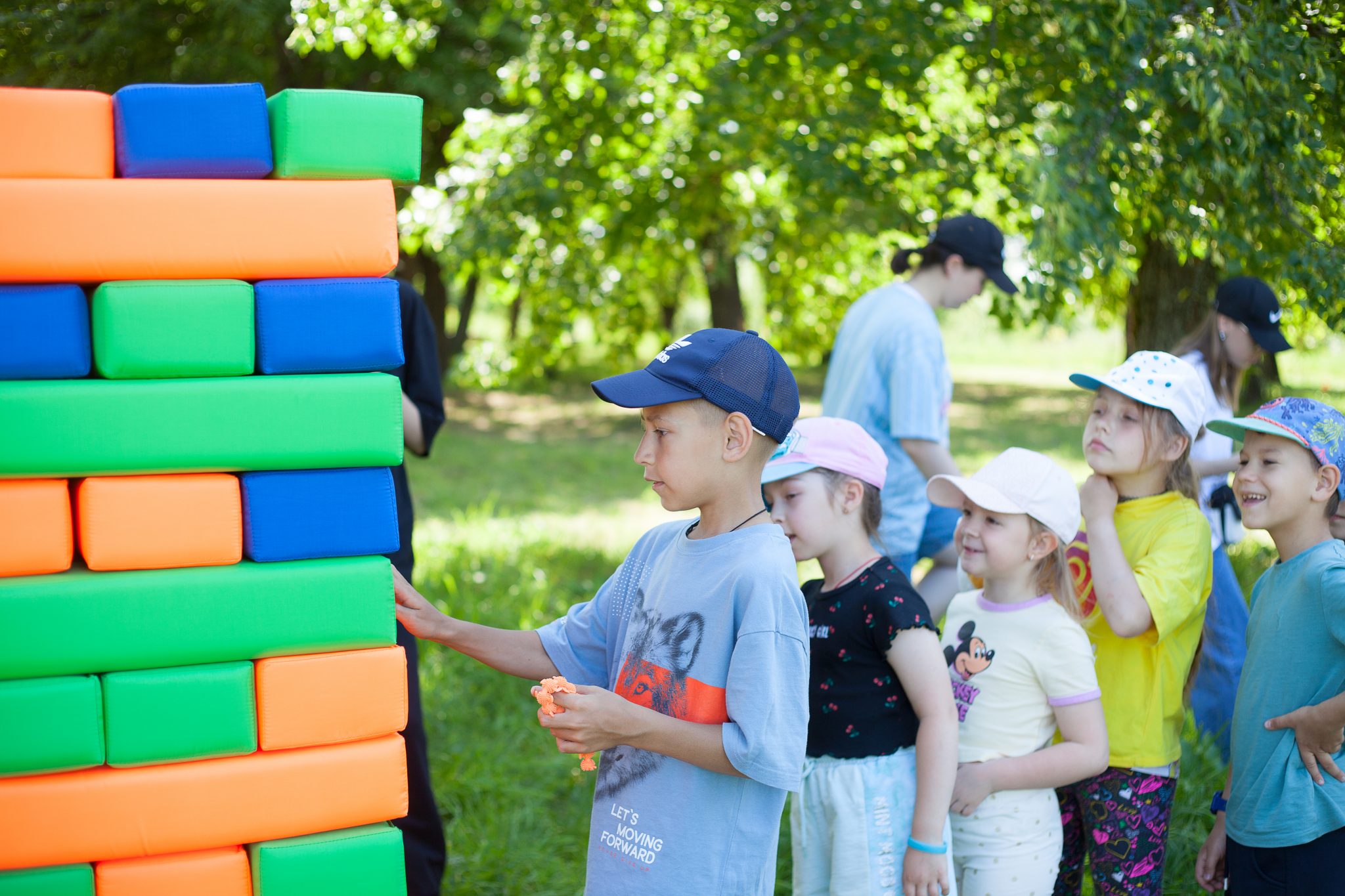 Школа иностранных языков Ok English приглашает ребят 6-15 лет провести лето с пользой!