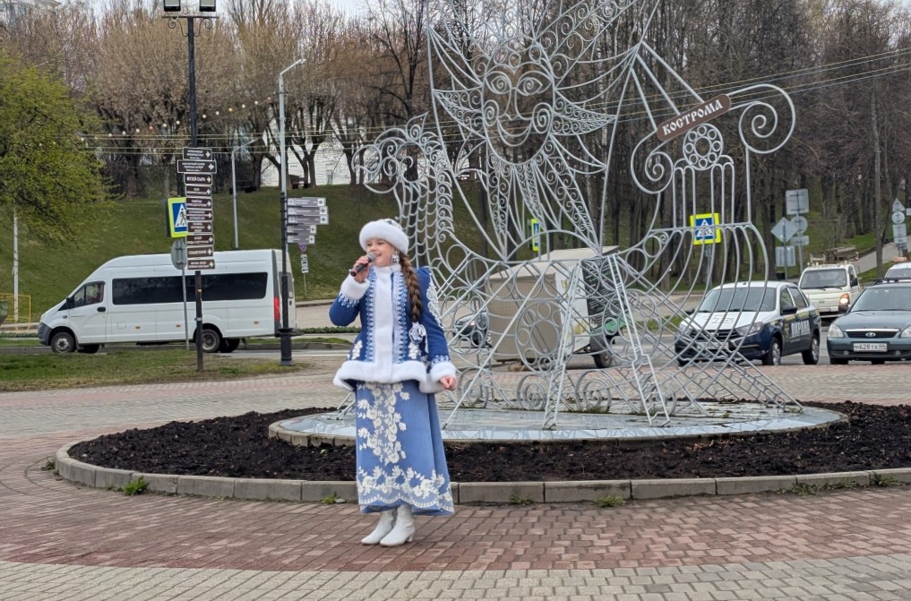 Белоснежный лайнер «Константин Симонов» открыл круизный сезон в Костроме