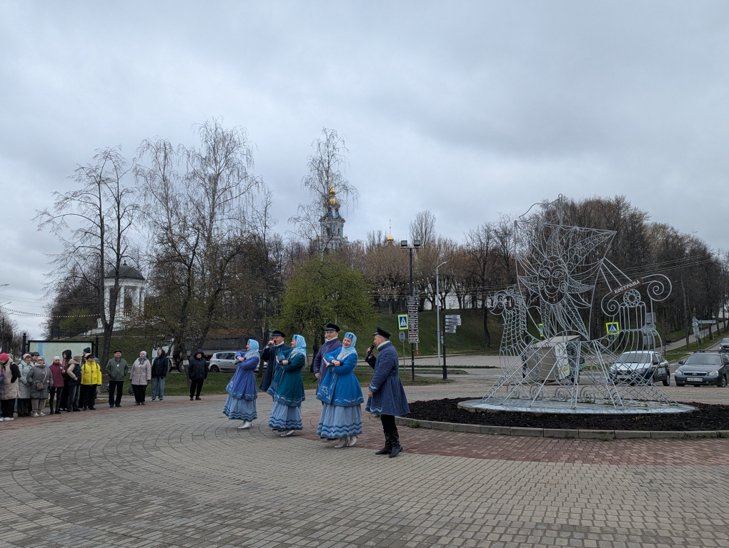 Белоснежный лайнер «Константин Симонов» открыл круизный сезон в Костроме