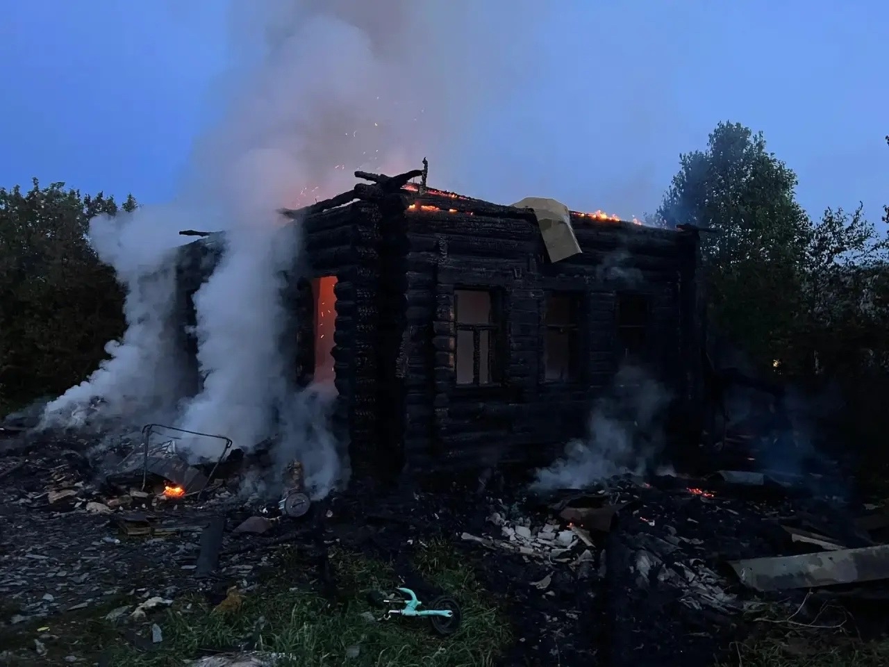 Костромич из мести сжег дотла дом соперника с пожилым отцом внутри