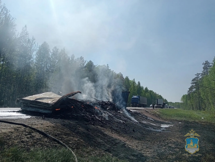 Адское пламя до небес: на трассе в Костромской области сгорела фура