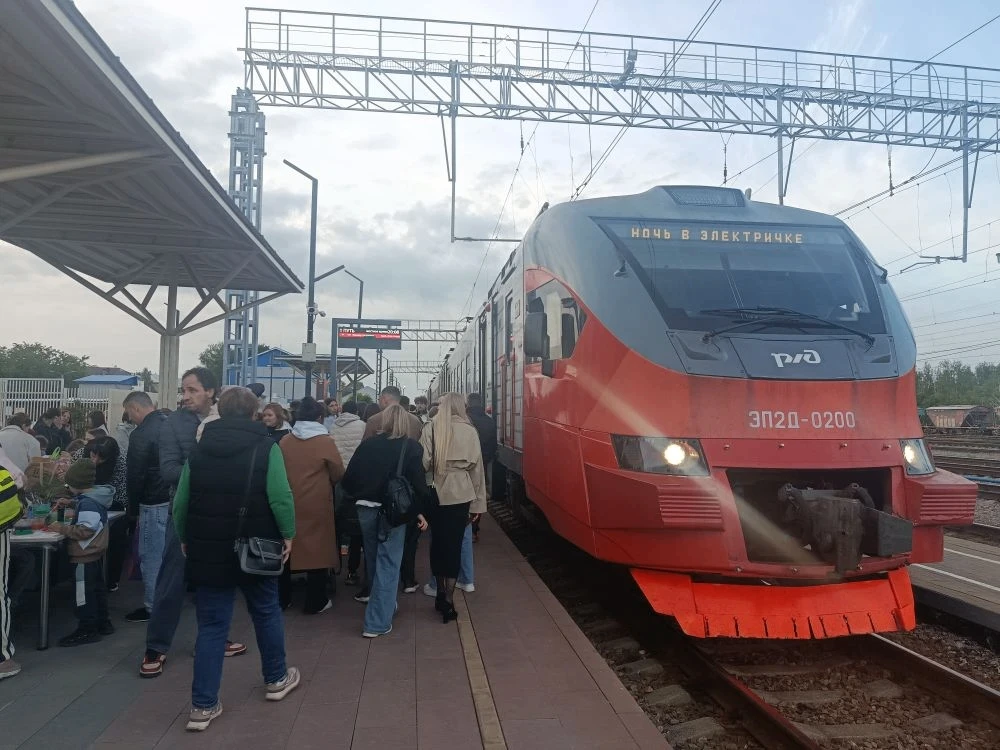 Около трех тысяч костромичей провели необычную «Ночь в электричке»