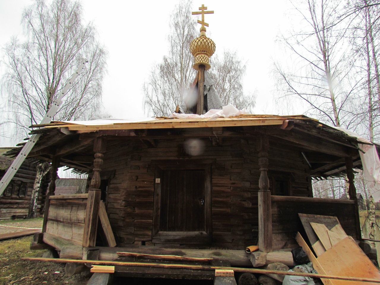 В Костроме реставрируют уникальную деревянную часовню XVIII века