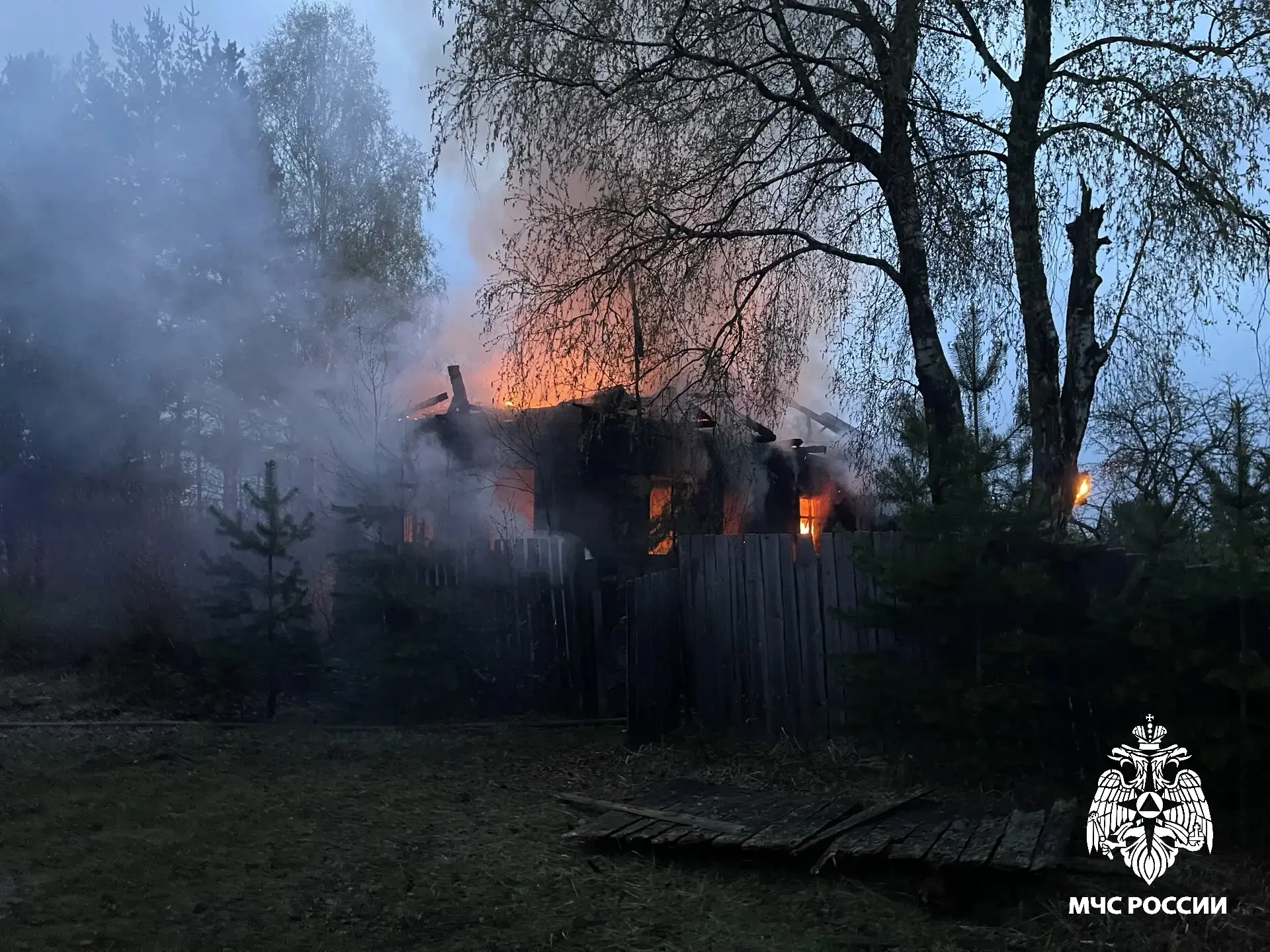 58-летняя женщина погибла при пожаре в частном доме в Костромской области