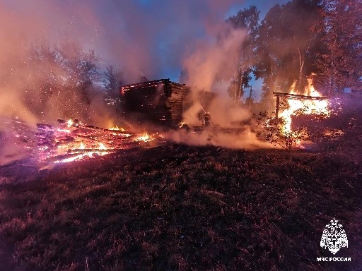 В Костромской области из-за неисправности дымохода сгорел жилой дом