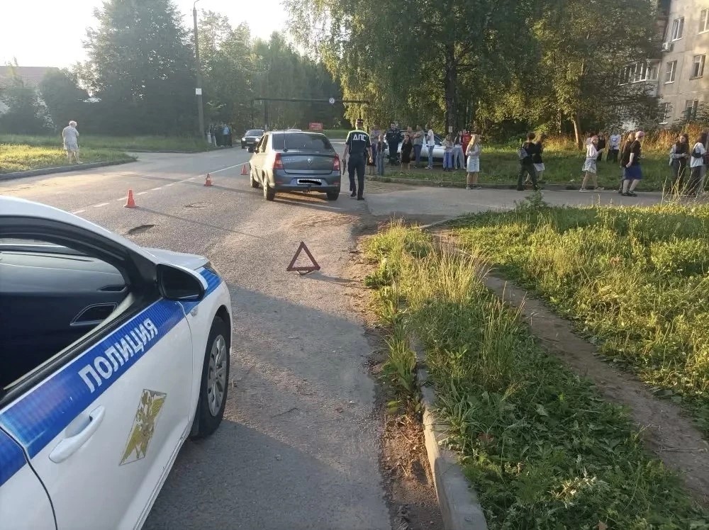 Под Костромой госпитализировали восьмилетнюю девочку-пешехода