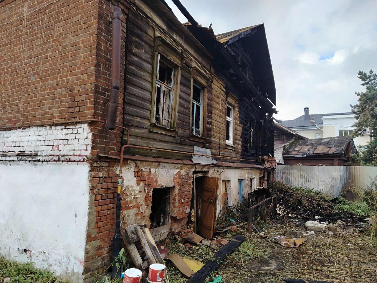 Пожар в «Доме Каменцевых» в Костроме породил слухи о поджоге под застройку