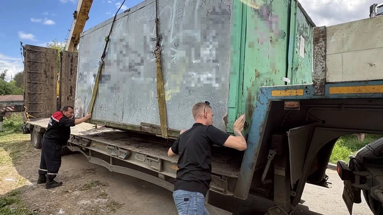 В Костроме снесли незаконный городок из гаражей на Шагова