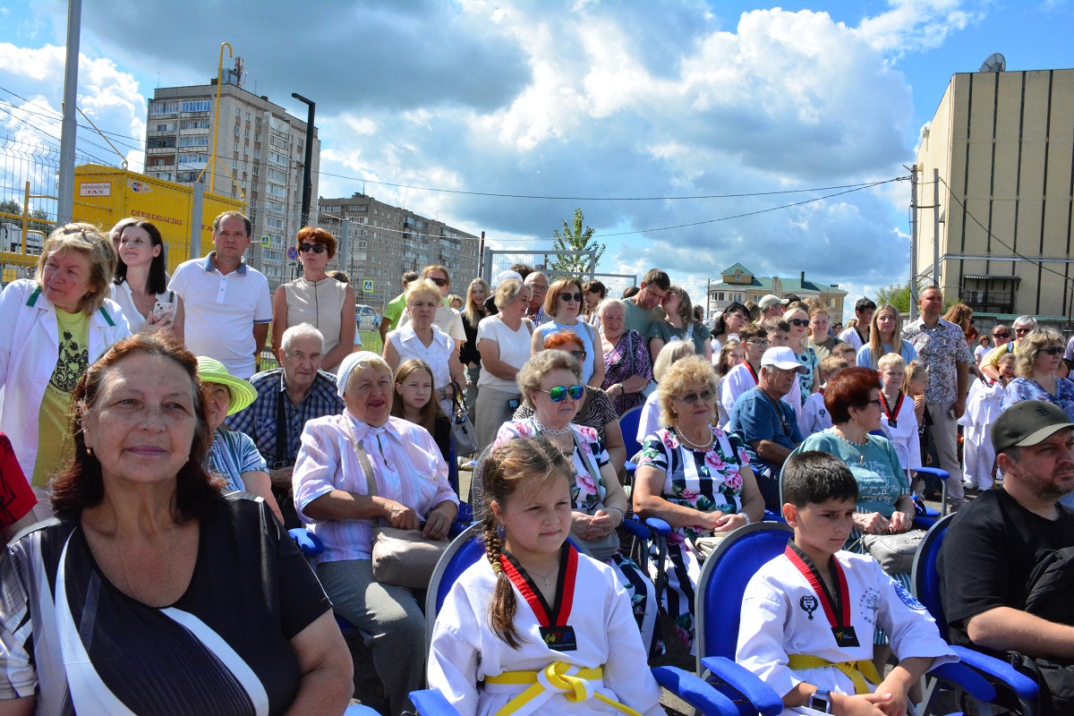 В костромском Давыдовском микрорайоне открыли новый бассейн «Чемпион»