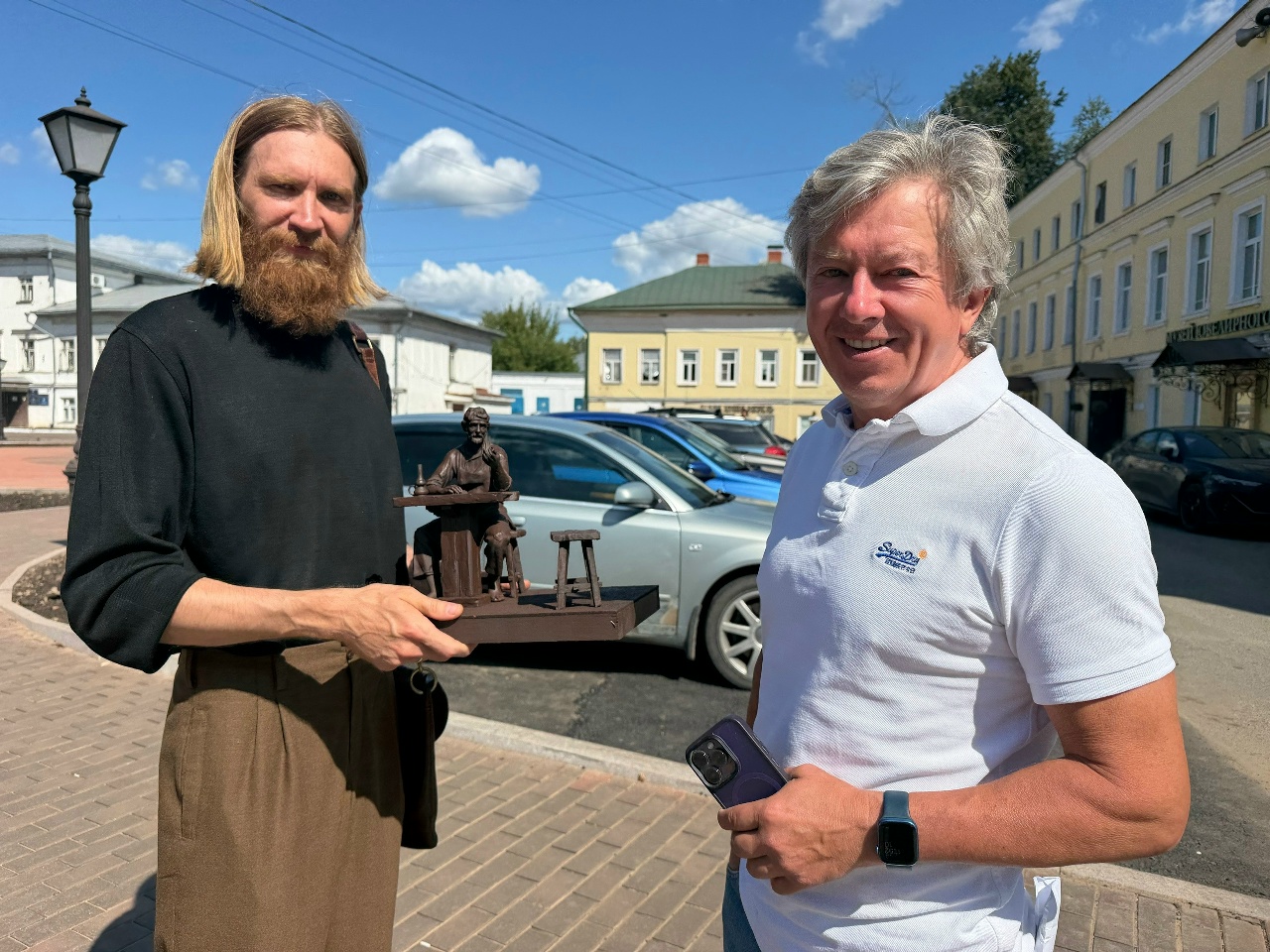 Появились первые фото проекта новой скульптуры костромского ювелира