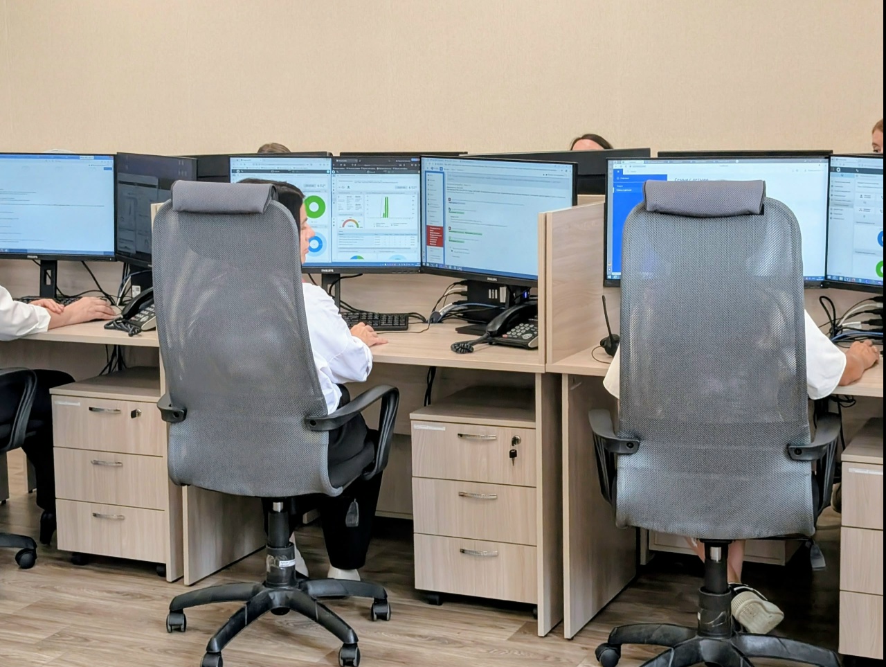 Цифровизация с человеческим лицом: как устроен костромской контакт-центр Социального фонда