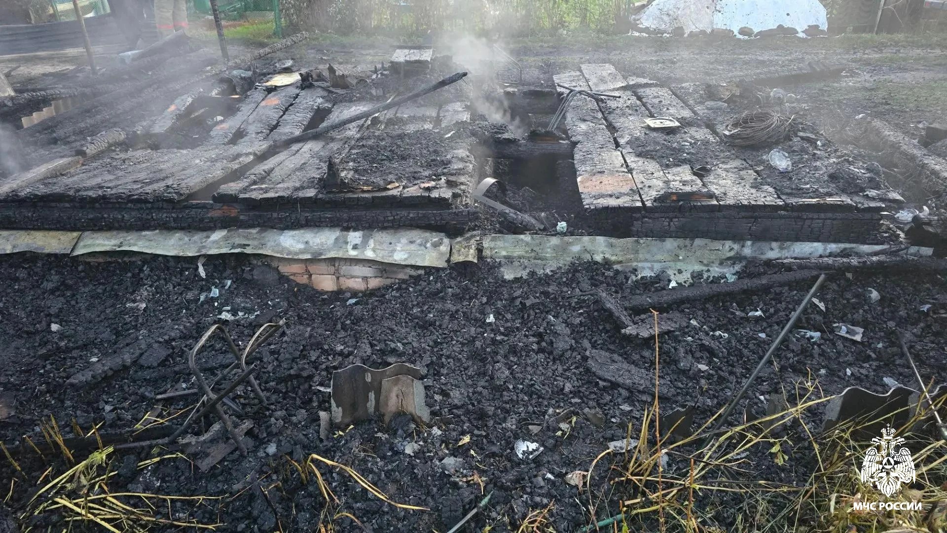 При пожаре в садовом товариществе Костромской области погибла пенсионерка