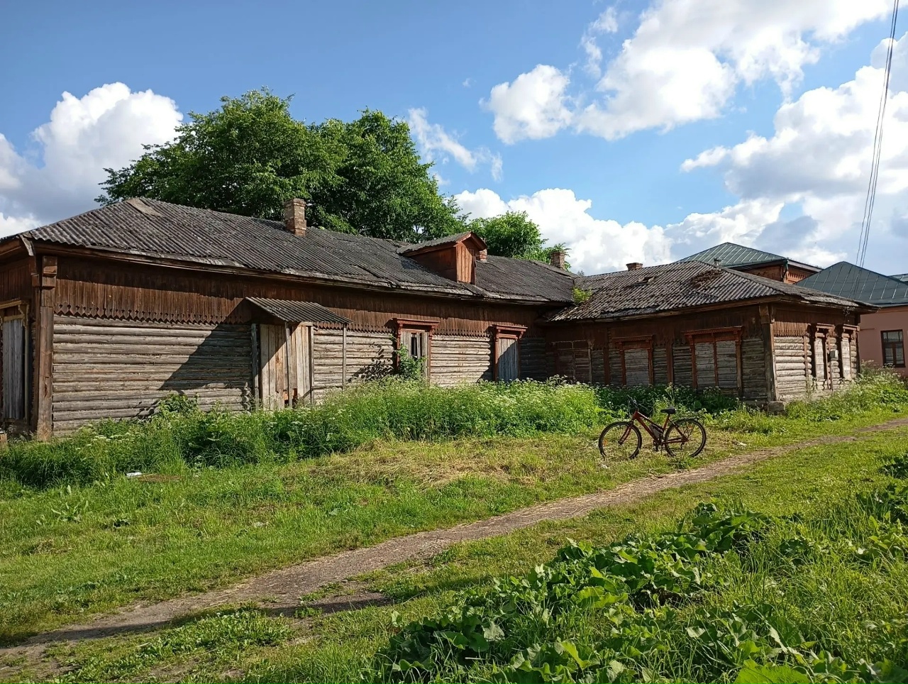 В костромском Сусанино за один рубль продают старинную больницу с царской историей