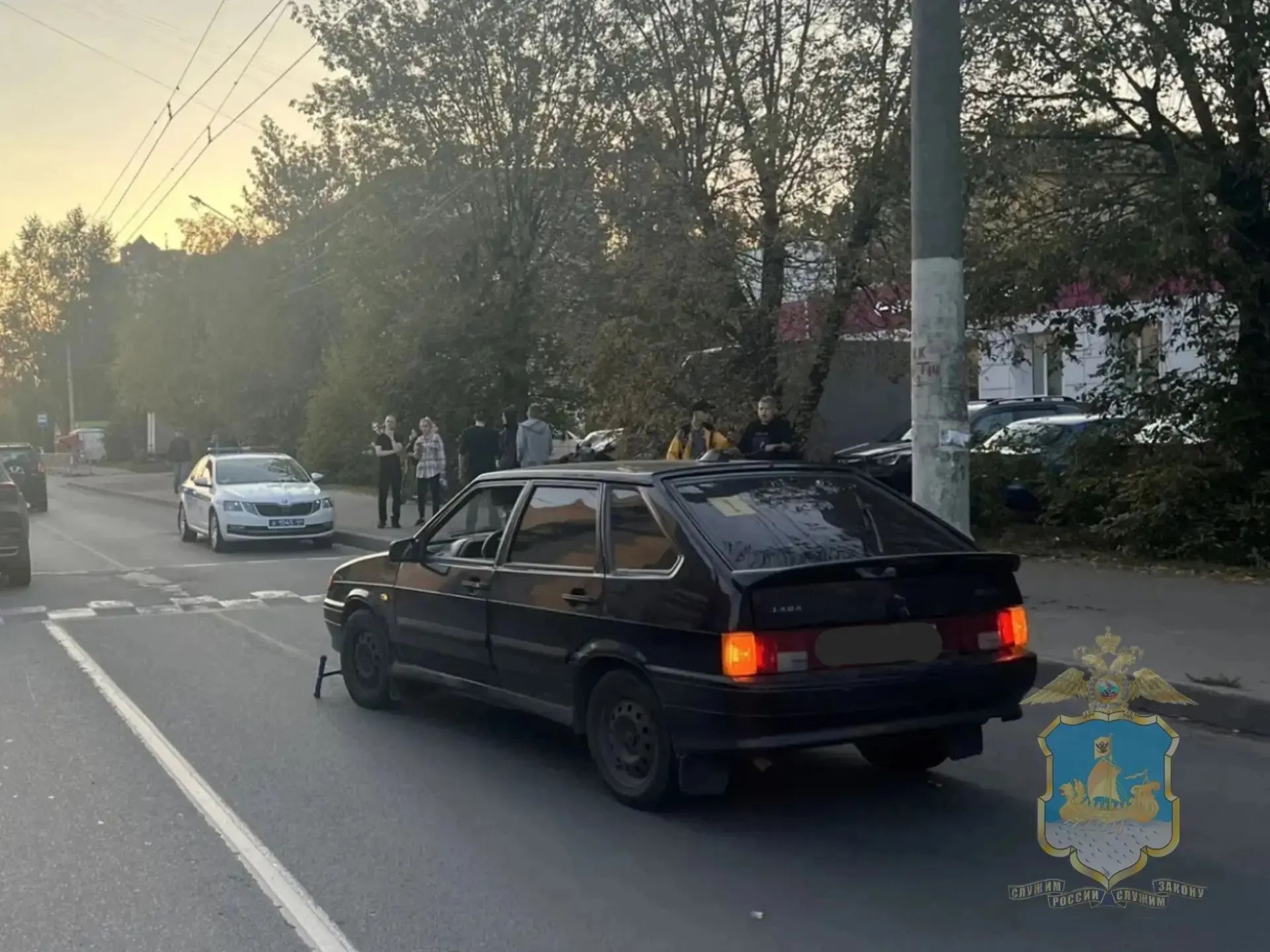 Молодой водитель ВАЗа сбил отца с трехлетним ребенком на пешеходном переходе в Костроме