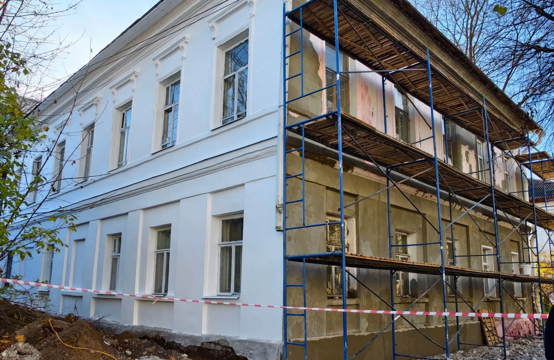 В Костроме за счет туристов отмыли и отремонтировали три старинных дома
