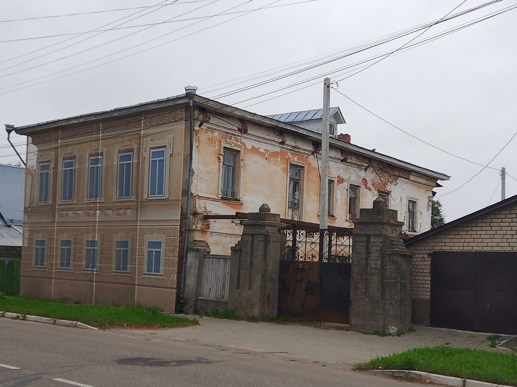 В Нерехте за один рубль продают старинный Дом Сыромятниковых
