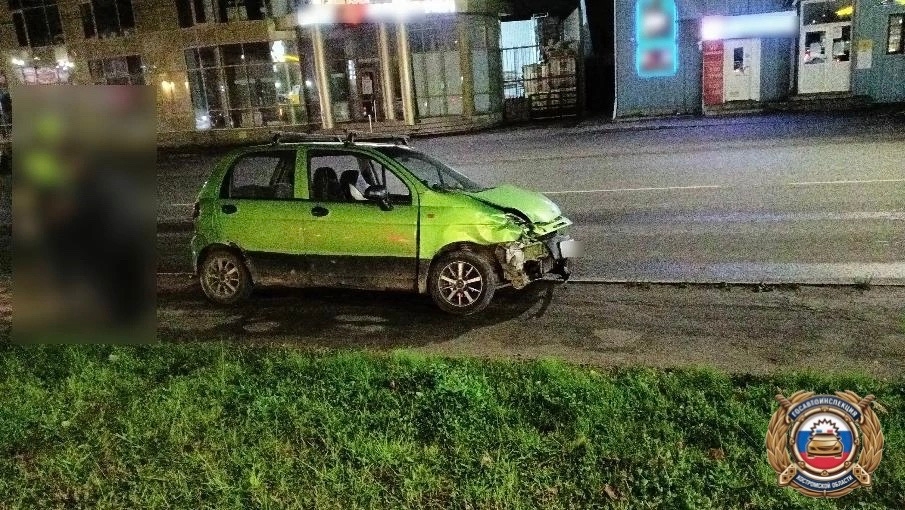 В Костроме пенсионер устроил ДТП у заправки на Галичской